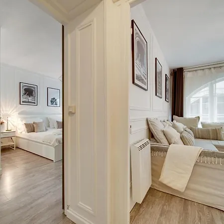 Stunning Historical Parisian Flat - Louvre Area Parigi